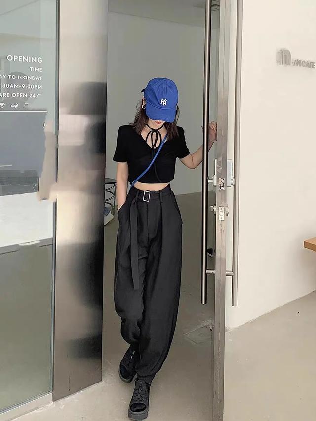 今年流行什么衣服女款2023年，今年流行什么衣服女款20239款？