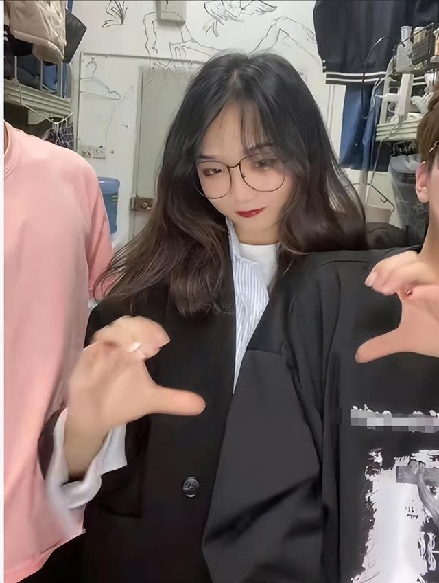 把老公化妝成美女穿女裝，哪款胸罩男士可以穿？