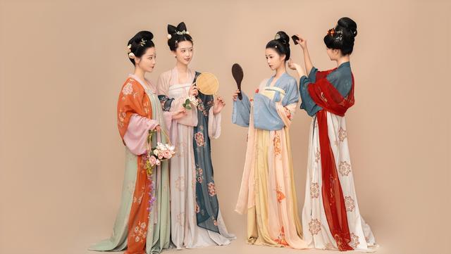 唐朝服裝款式圖女，唐朝衣服女裝真實圖片？