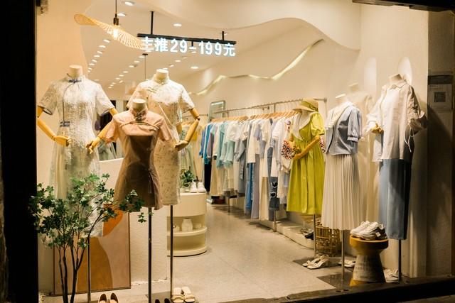 一個(gè)新手怎么開服裝店，新手創(chuàng)業(yè)開什么店最好？