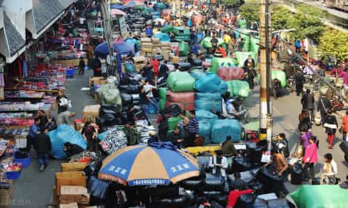 小商品批發(fā)市場哪里貨源便宜，小商品批發(fā)在哪個城市？